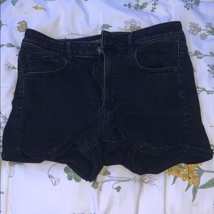 American Eagle black short shorts